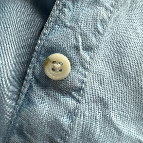 🎶 Light Chambray Shirt - Picture 6 of 6